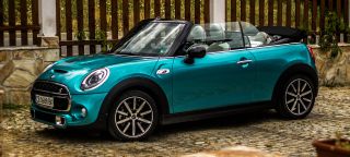 MINI Cooper S Cabrio – Малкият забавен звяр